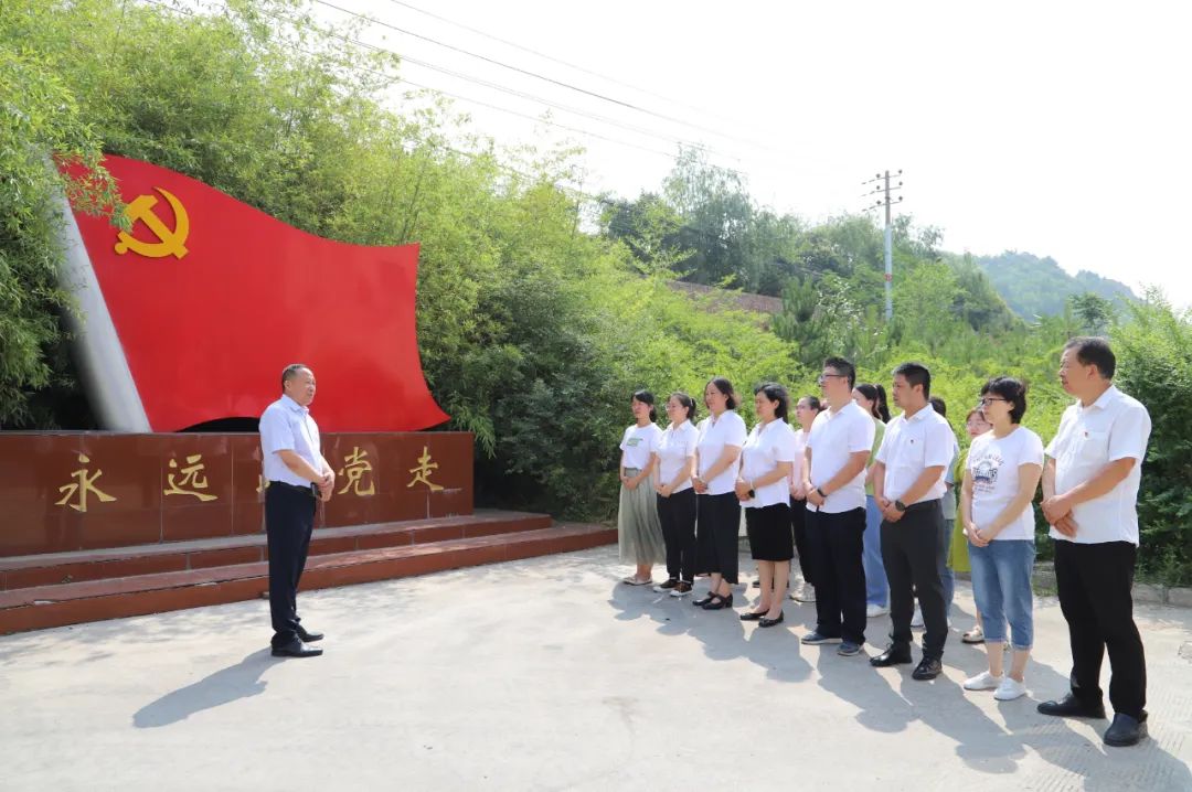 【七一特輯】三門峽市湖濱區(qū)非公黨工委聯合中共河南三味奇食品有限責任公司支部委員會開展黨建主題活動